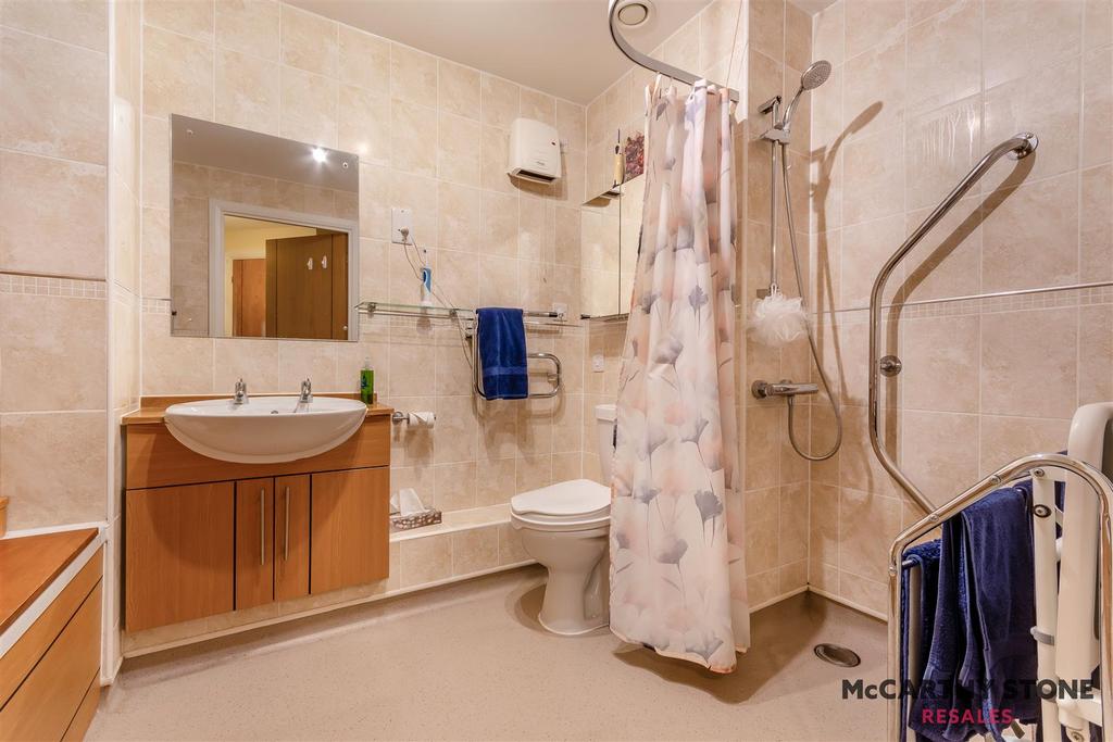 8585611-interior04.jpg