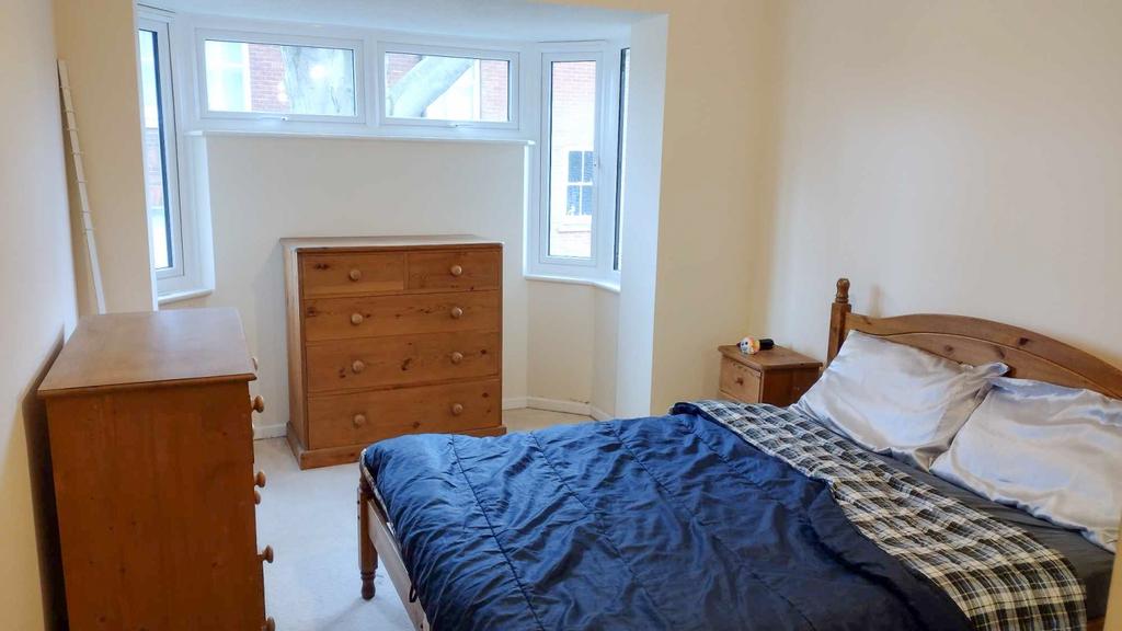 6 Rheims Court Double Bedroom 1