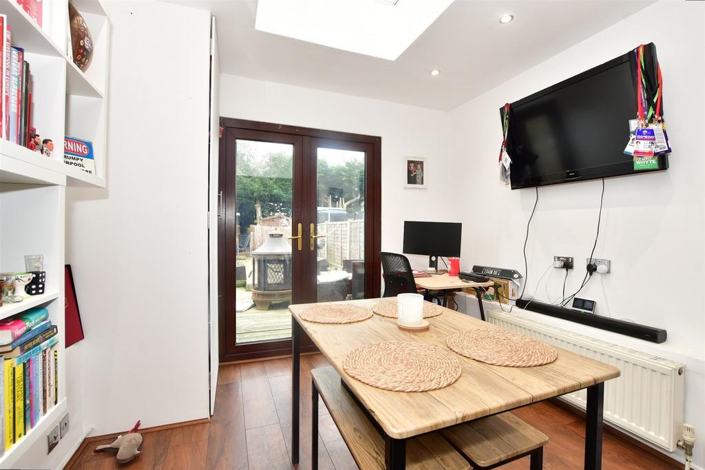 Wood Green, Basildon, Essex 2 bed terraced house for sale £300,000