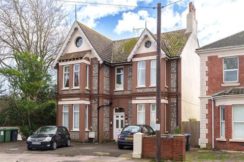 Flat 2, 17 Winchester Road, Worthing, BN11 4DJ
