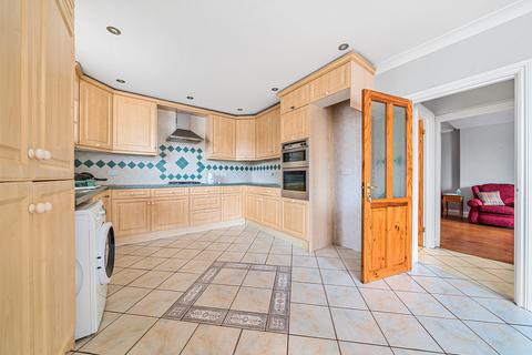 2 Victoria Road, Teddington, TW11 0AZ