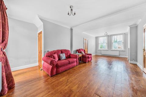 2 Victoria Road, Teddington, TW11 0AZ