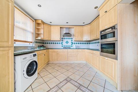 2 Victoria Road, Teddington, TW11 0AZ