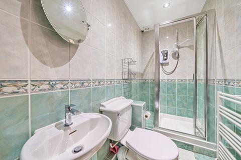 2 Victoria Road, Teddington, TW11 0AZ