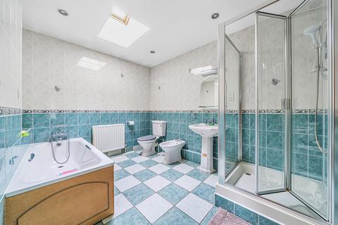 2 Victoria Road, Teddington, TW11 0AZ