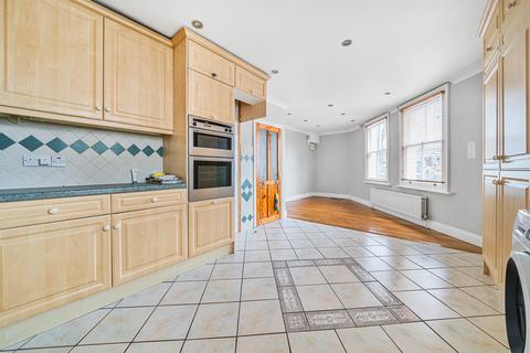 2 Victoria Road, Teddington, TW11 0AZ