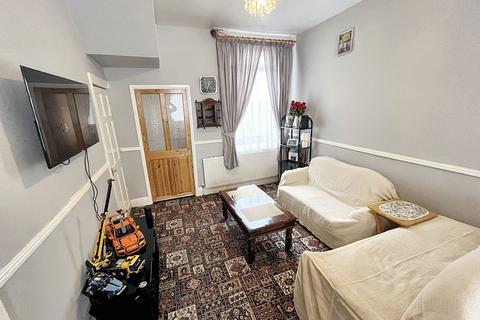 94 Crescent Road, Middlesbrough, TS1 4QS