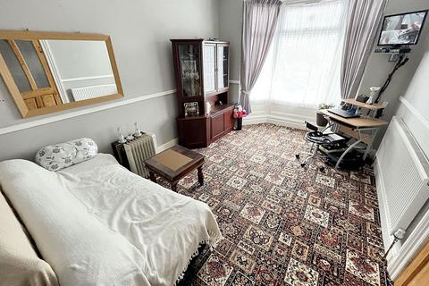 94 Crescent Road, Middlesbrough, TS1 4QS