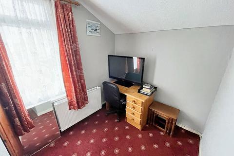 94 Crescent Road, Middlesbrough, TS1 4QS