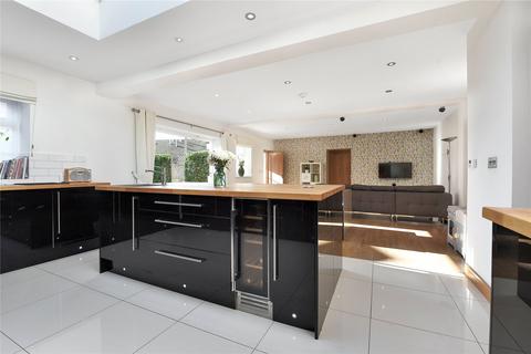 4 bedroom detached house to rent, High Street, Sherington, Newport Pagnell, Buckinghamshire, MK16