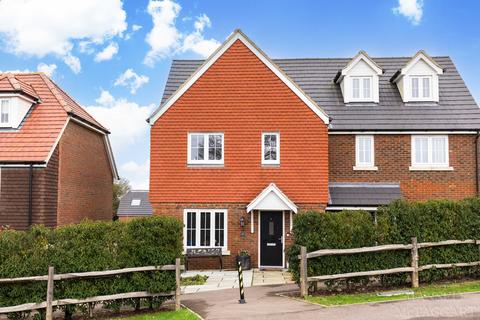 4 bedroom semi-detached house for sale, Turners Hill, Crawley RH10
