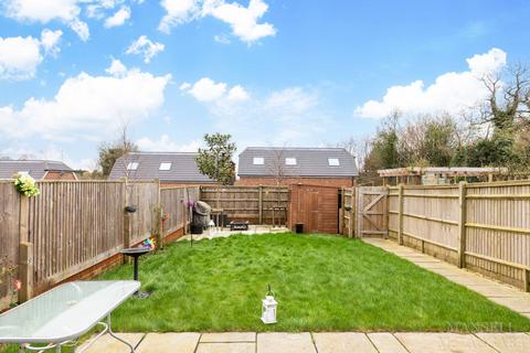 4 bedroom semi-detached house for sale, Turners Hill, Crawley RH10