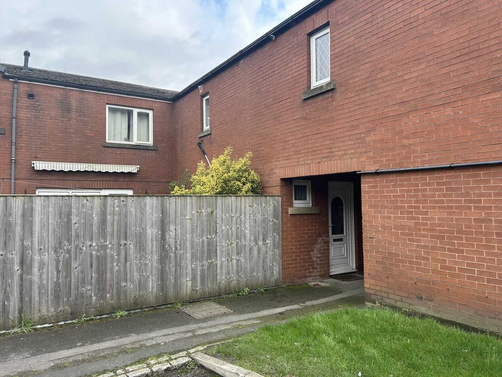 Whitstable Close, Oldham OL9 4 bed townhouse for sale £200,000