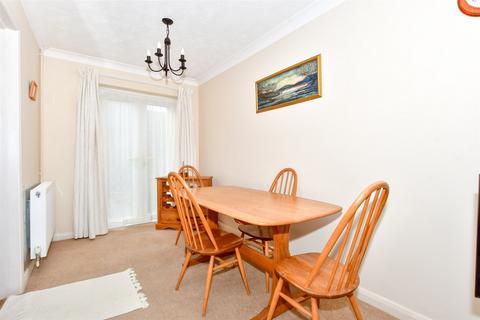 58 Armada Way, Littlehampton, BN17 6QY
