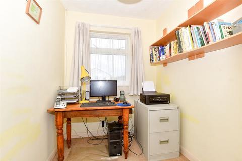 58 Armada Way, Littlehampton, BN17 6QY