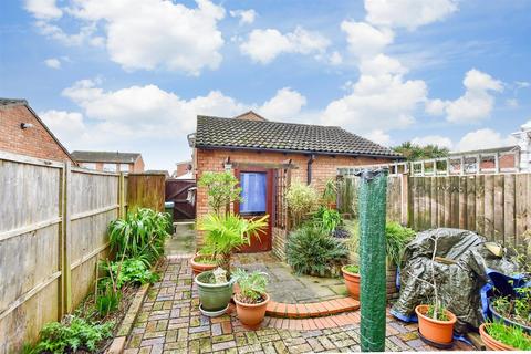 58 Armada Way, Littlehampton, BN17 6QY