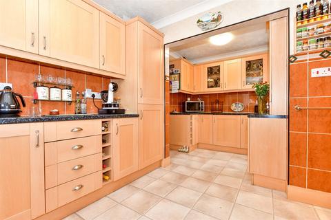 4 bedroom chalet for sale, Grand Avenue, Littlehampton, West Sussex