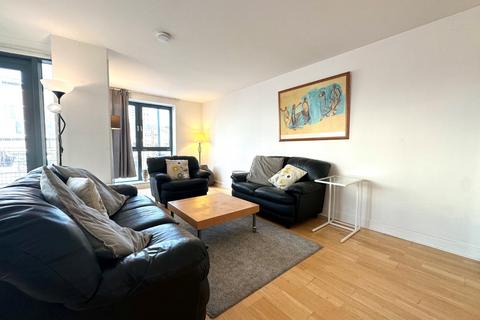 2 bedroom flat to rent, Calverley Street, Leeds, West Yorkshire, UK, LS1
