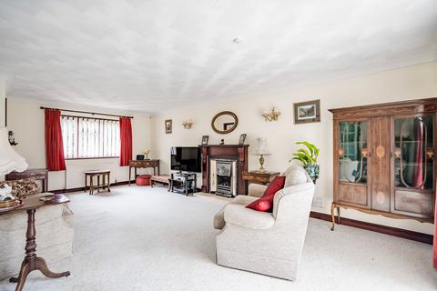 4 bedroom detached house for sale, Low Road, Great Plumstead