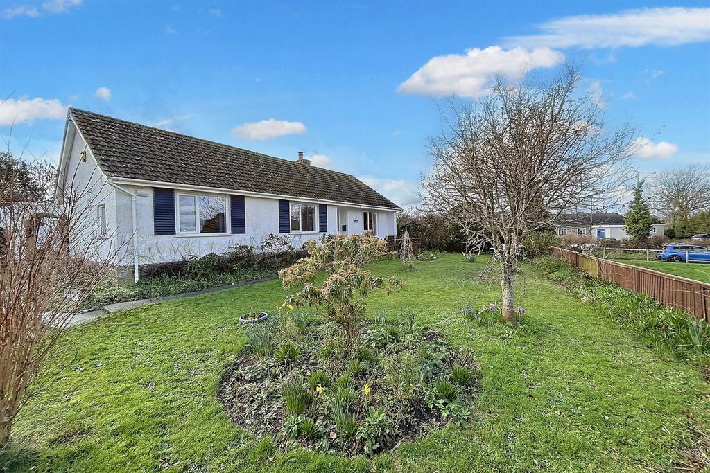 Stoborough 3 bed detached bungalow for sale £450,000