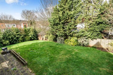 2 Maple Close, London, N3 1AS