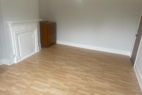 Studio to rent, Victoria Crescent London SE19