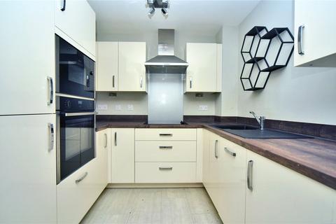 2 bedroom apartment for sale, Outwood Lane, Chipstead, Coulsdon, Surrey, CR5