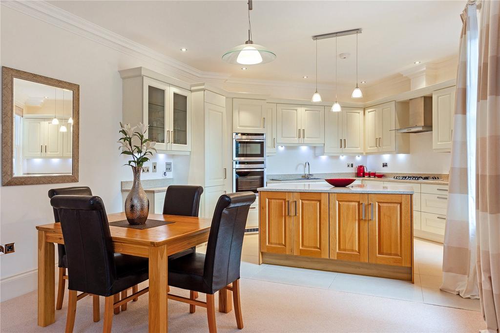 Kitchen/Dining Area