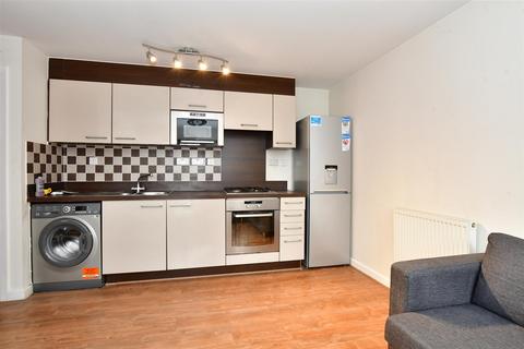 1 bedroom ground floor flat for sale - Hawker Place, Walthamstow, London