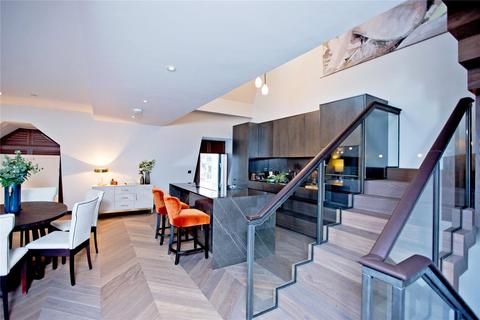 3 bedroom penthouse to rent, Golden Square, London W1F