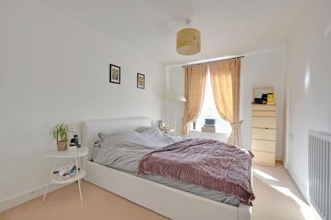 2 bedroom apartment to rent, Tarves Way, London, SE10