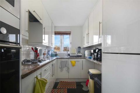 16a Gladding Road, London, E12 5DD