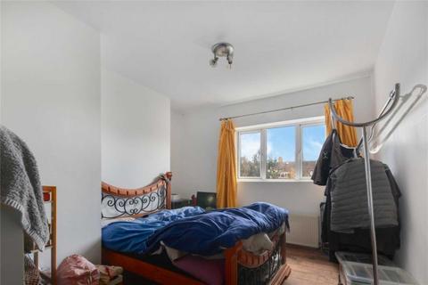 16a Gladding Road, London, E12 5DD