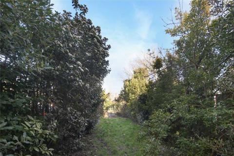 16a Gladding Road, London, E12 5DD