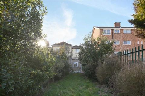 16a Gladding Road, London, E12 5DD
