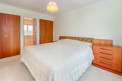 29 Archery Fields, Odiham, Hook, RG29 1AE