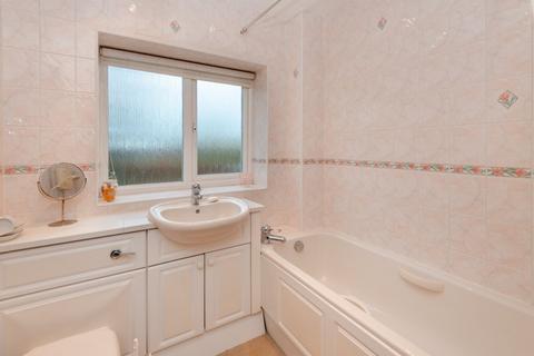 29 Archery Fields, Odiham, Hook, RG29 1AE