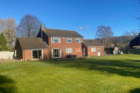 29 Archery Fields, Odiham, Hook, RG29 1AE