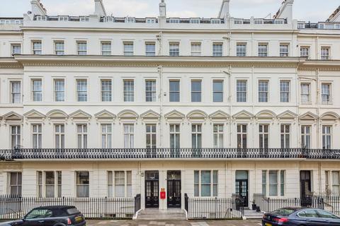 3 bedroom flat for sale, Strathearn Place, London, W2