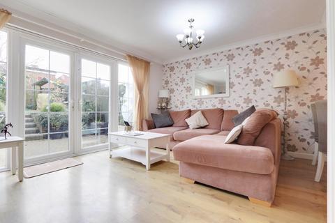 2 Bullsdown Close, Sherfield On Loddon, Hook, RG27 0DZ