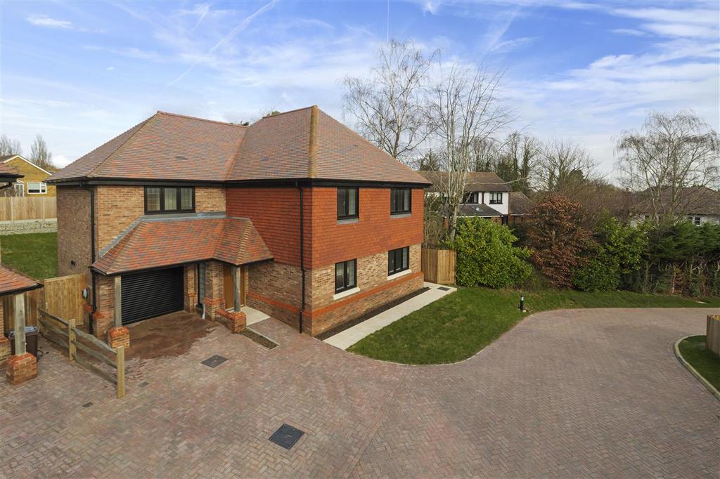 Greystone, Bannister Hill, Borden 5 bed detached house for sale - £900,000