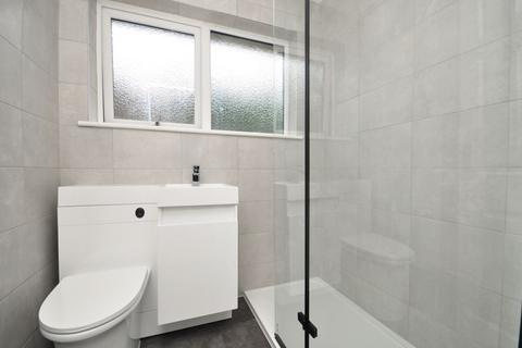 11 Victoria Close, Horley, RH6 7AP