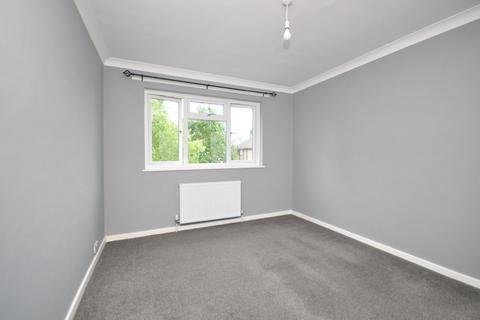 11 Victoria Close, Horley, RH6 7AP