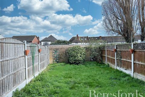 13 Halcyon Way, Hornchurch, RM11 3ND