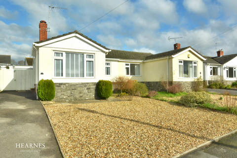 2 bedroom bungalow for sale, Dales Drive, Colehill, Dorset, BH21 2JT
