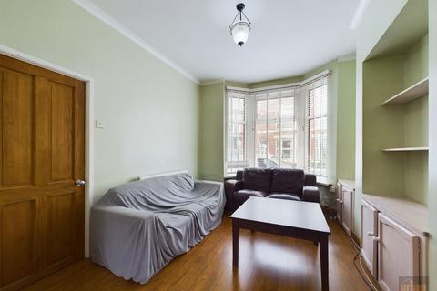 2 bedroom terraced house for sale - Leopold Road, Kensington