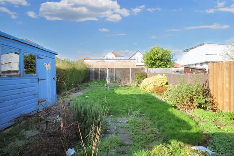 2 bedroom bungalow for sale, Rugby Avenue, Wembley, Middlesex HA0