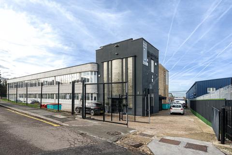 Industrial unit to rent - Cline Road, London N11