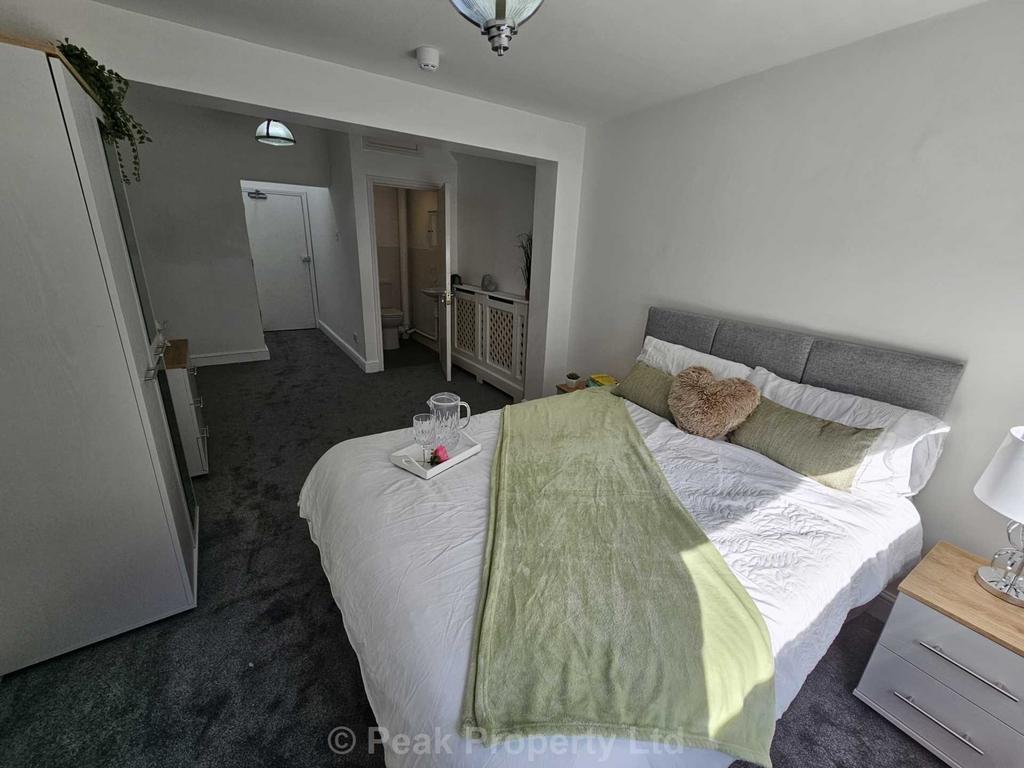 House in Westcliff On Sea - View 3