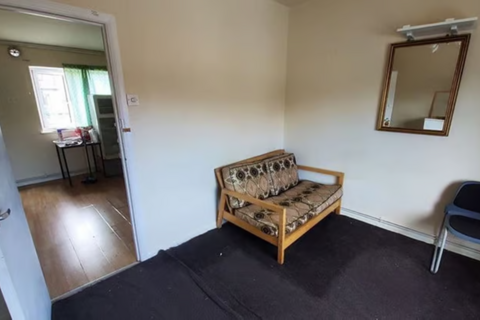 1 bedroom flat to rent - Broomhill Road, Ilford IG3
